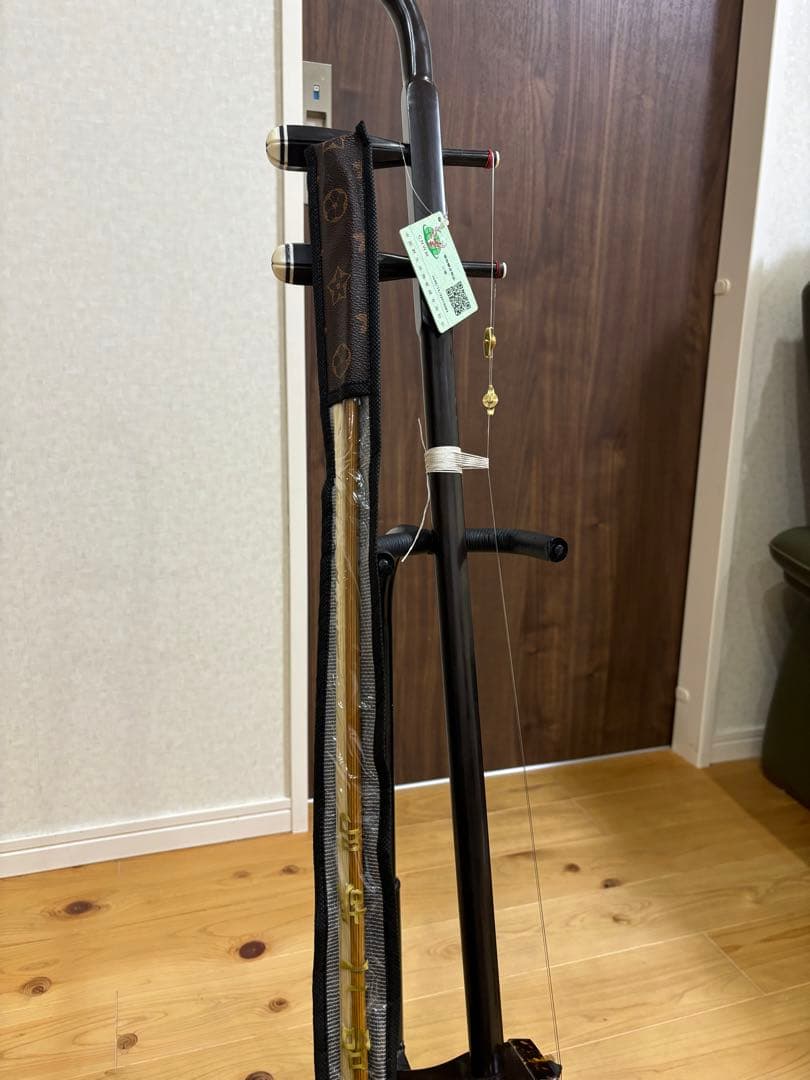 高級骨董黒檀二胡　新品未使用　錦蛇皮タグ付き