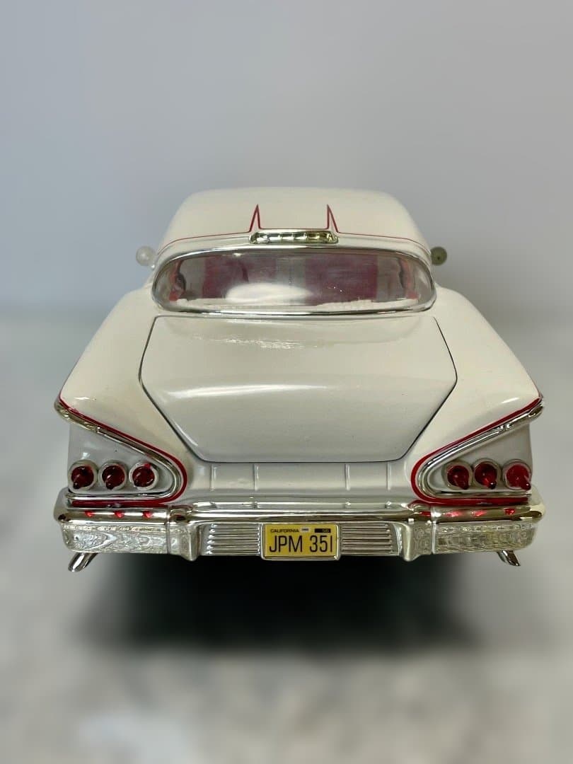 ５８　シボレー　インパラ　アメリカングラフティー　1/18