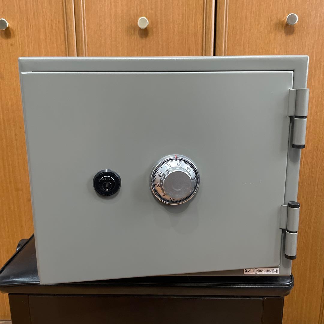 【お値下げ中】キング工業株式会社 とびら付き耐火庫　耐火金庫 セキュリティ日本製