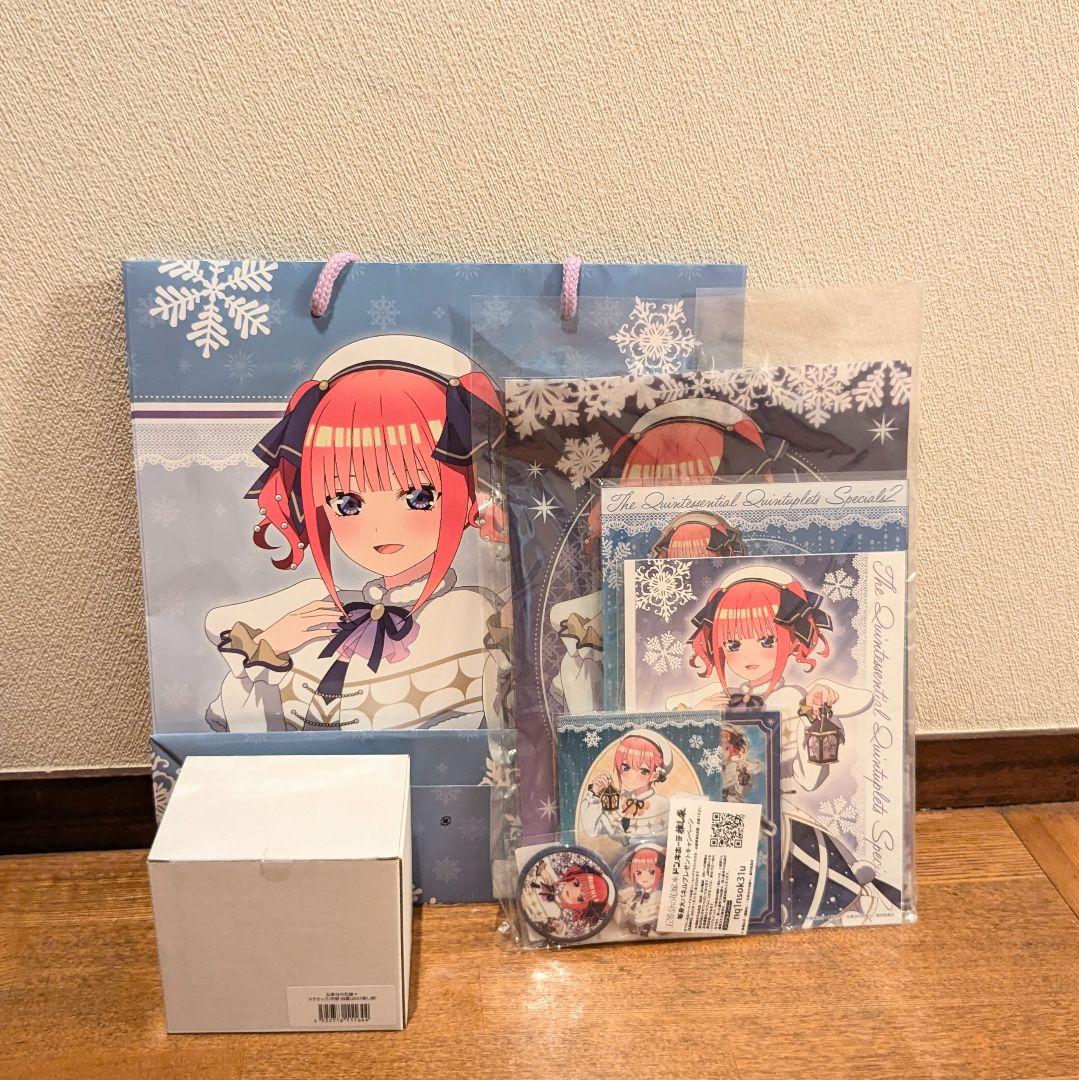 五等分の花嫁 推し袋 2025 中野二乃　ドンキ　アクスタ　缶バッチ　ショッパー