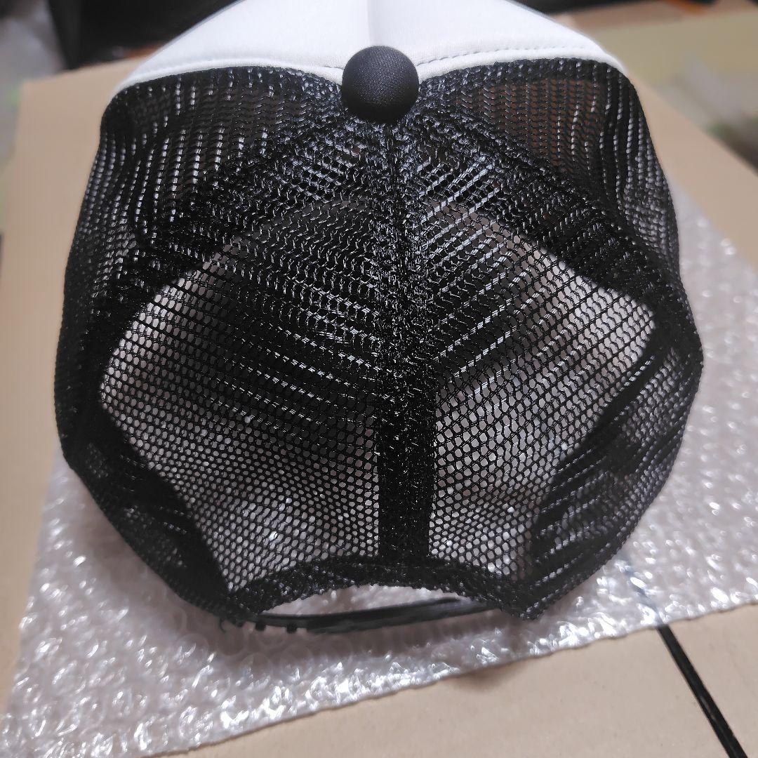 オマケのキャップ