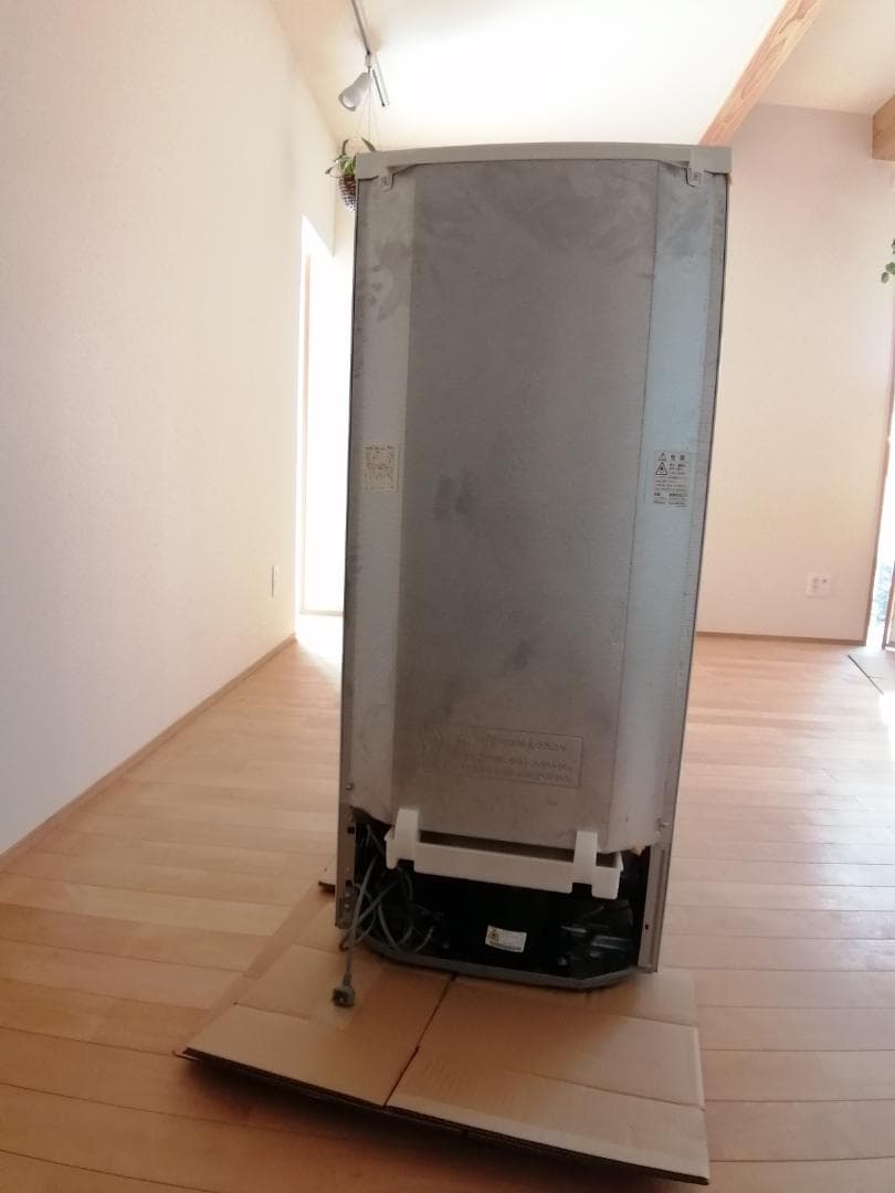 シャープ ノンフロン冷凍冷蔵庫 SJ-14X-W 137L, 2013年製