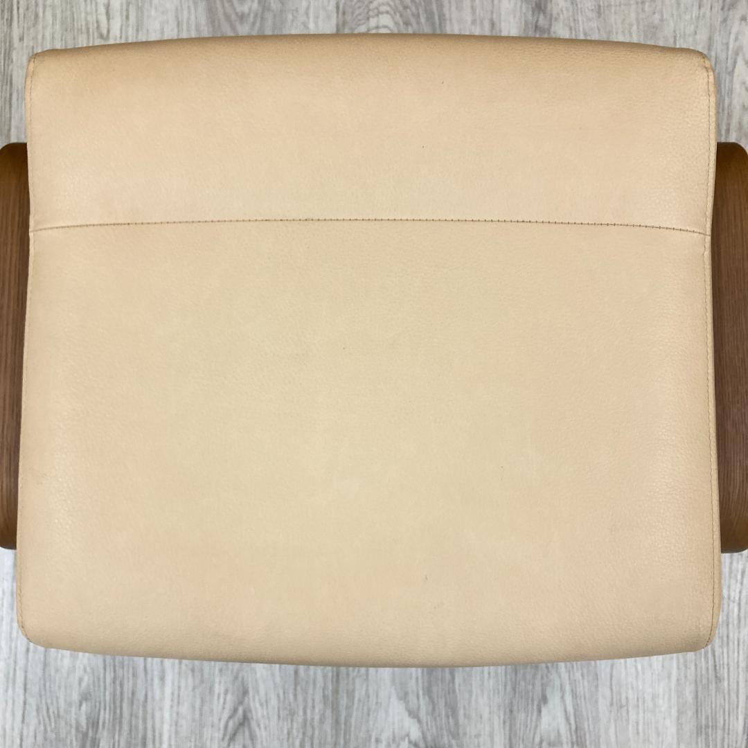 【カリモク】スツール　スタッキングチェア　椅子