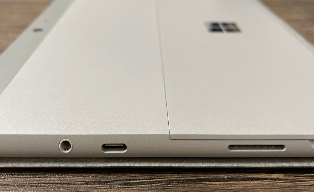 Surface Go (128GB/8GB) & タイプ カバー (プラチナ)