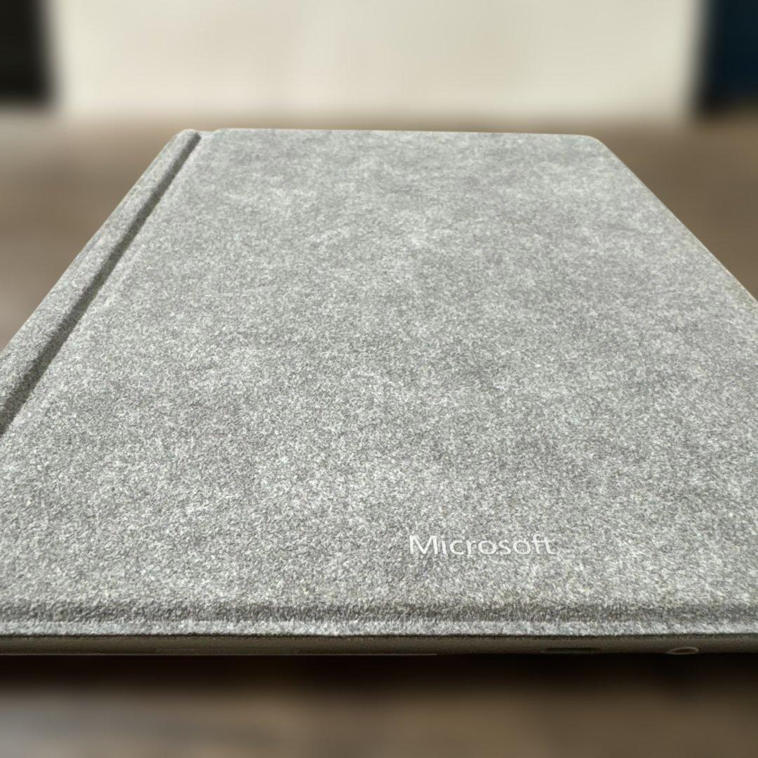 Surface Go (128GB/8GB) & タイプ カバー (プラチナ)