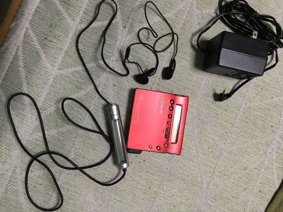 美品 SONY MZ-R900 WALKMAN ソニー MDウォークマン 赤