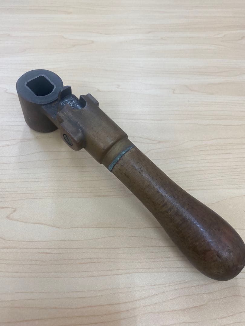 ◎⭐︎ 国鉄　ブレーキハンドル　木製グリップ　鉄道放出品　昭和レトロ　レバー　鉄道