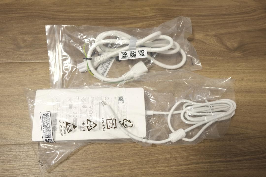 だいすけ　LG ディスプレイ 32UQ850V-W 31.5インチ