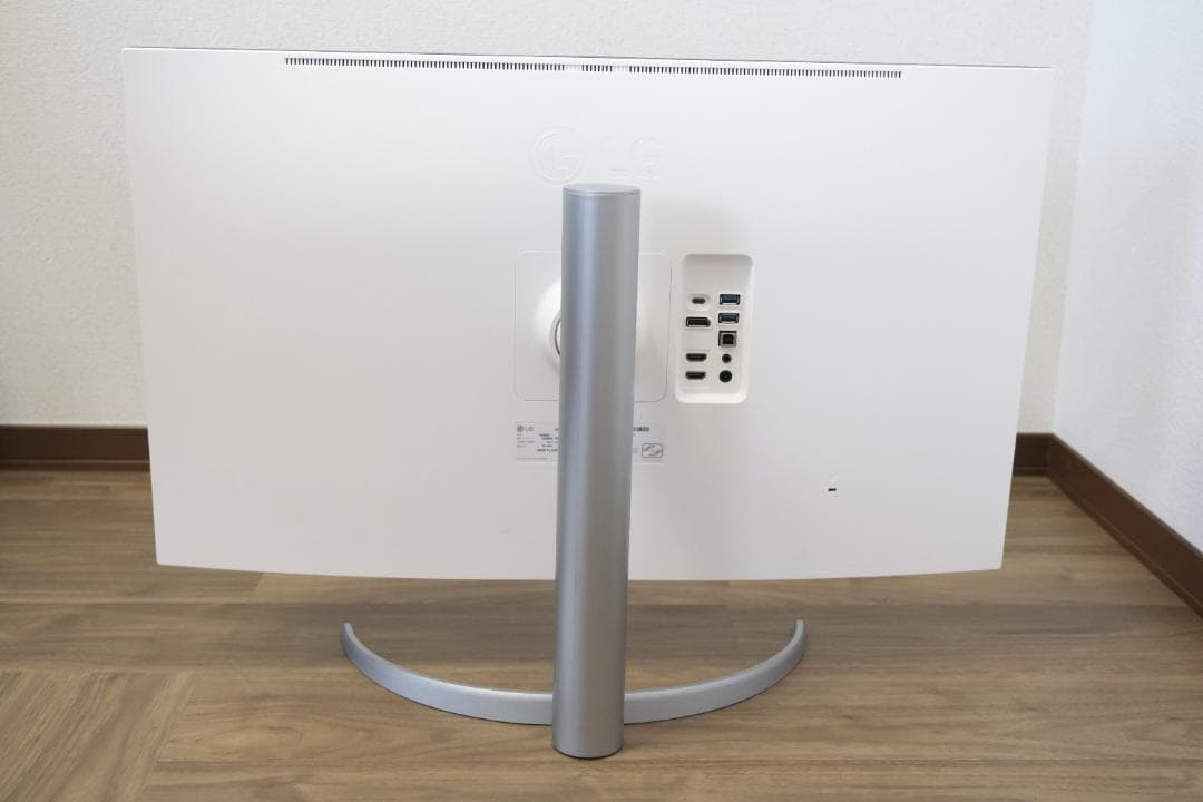 だいすけ　LG ディスプレイ 32UQ850V-W 31.5インチ