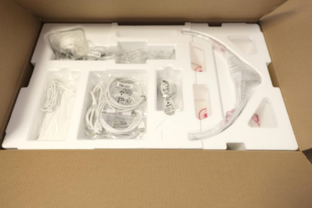 だいすけ　LG ディスプレイ 32UQ850V-W 31.5インチ