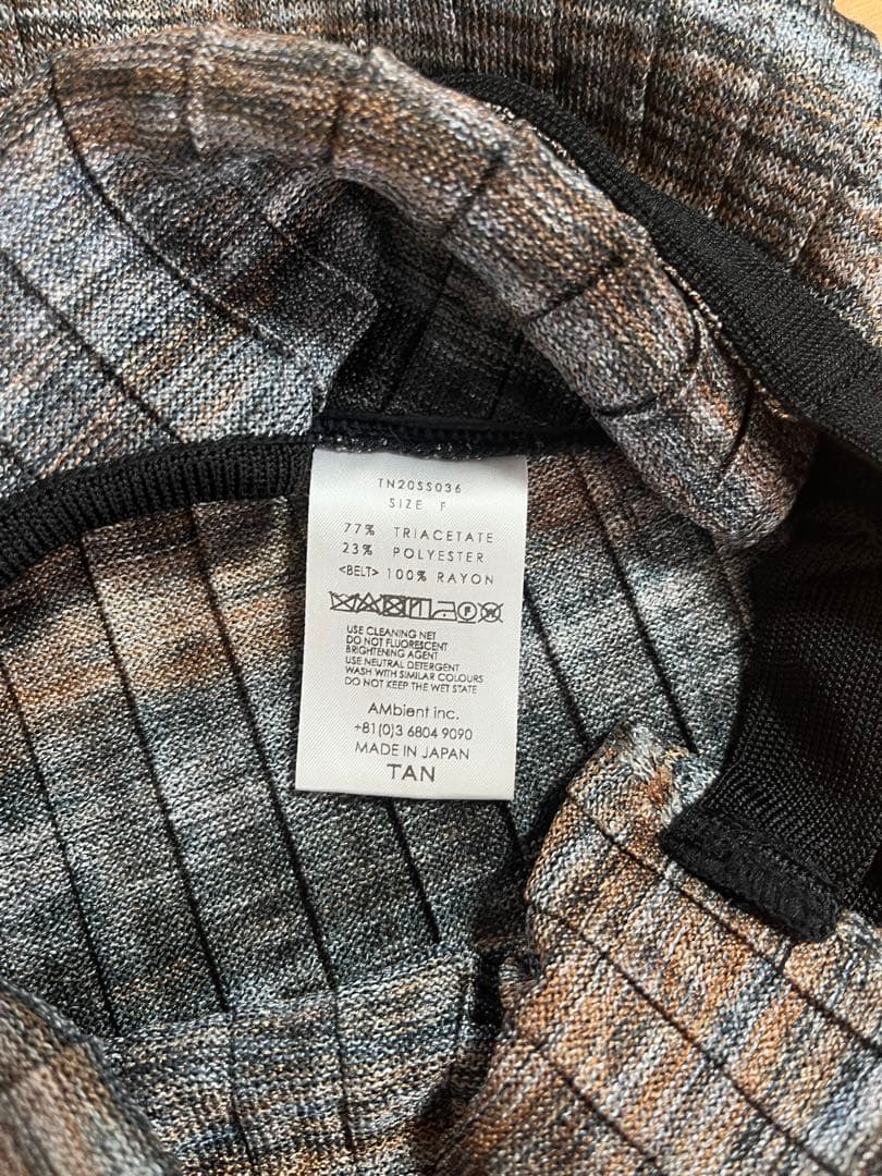 TAN タンクトップ