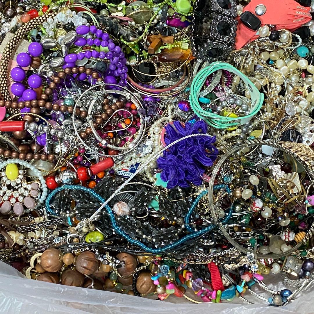 大量まとめ売り　ジャンク　未選別　アクセサリー色々①　約13.0㎏　ネックレス他