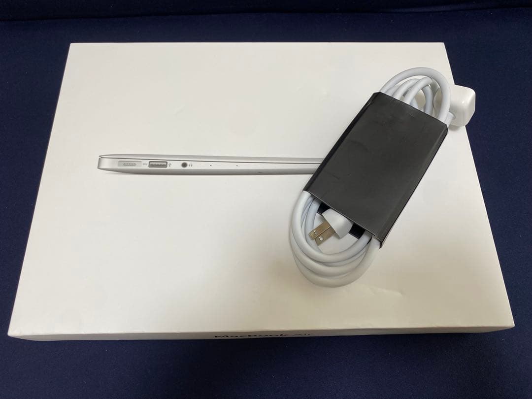 MacBook本体 Apple MacBookAir(13-inch, Mid 2013)