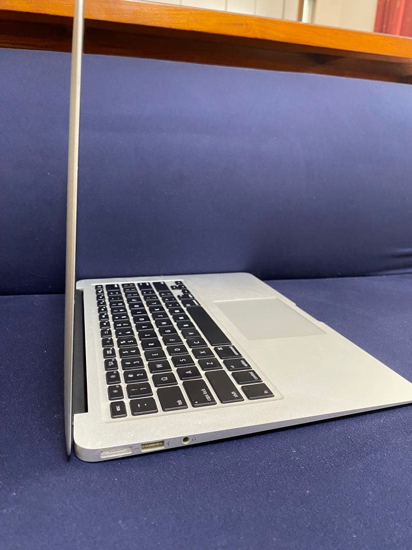 MacBook本体 Apple MacBookAir(13-inch, Mid 2013)