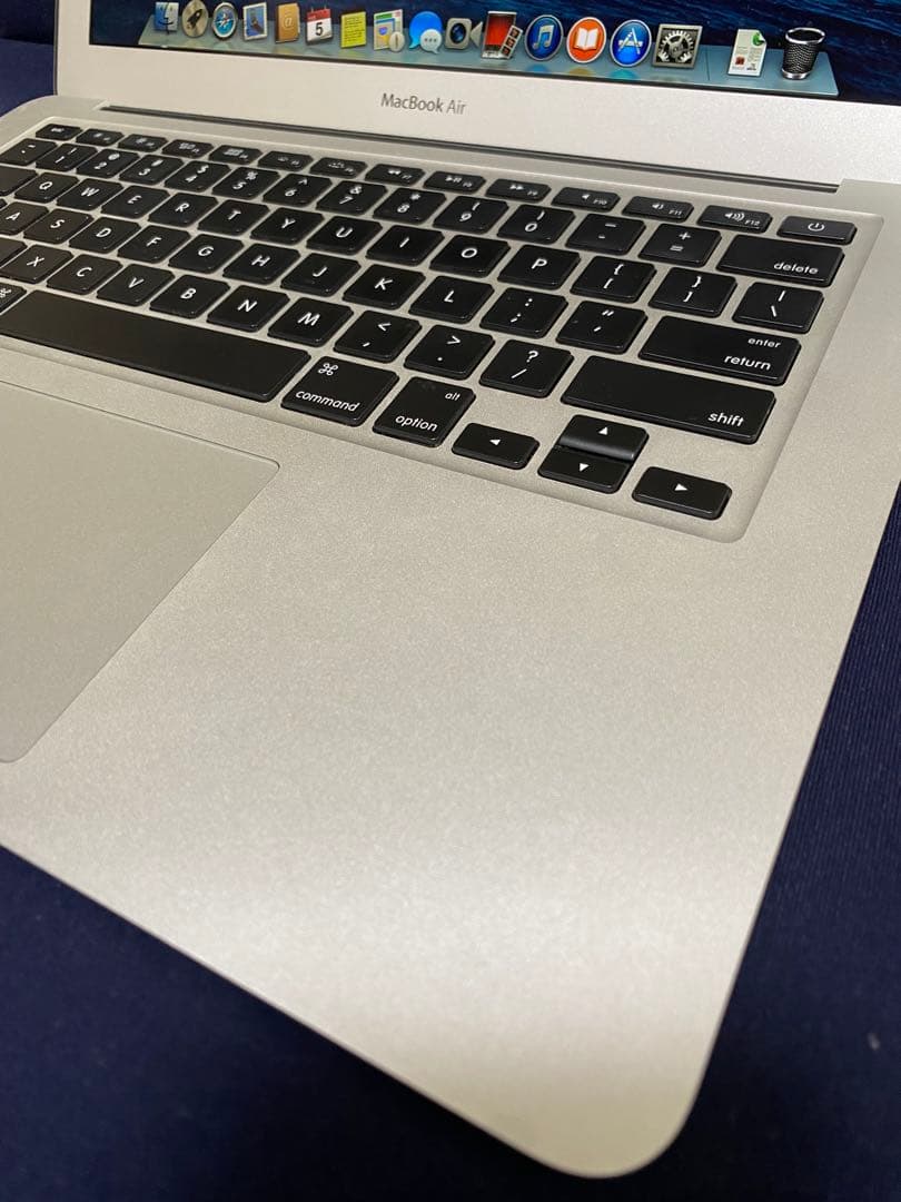 MacBook本体 Apple MacBookAir(13-inch, Mid 2013)