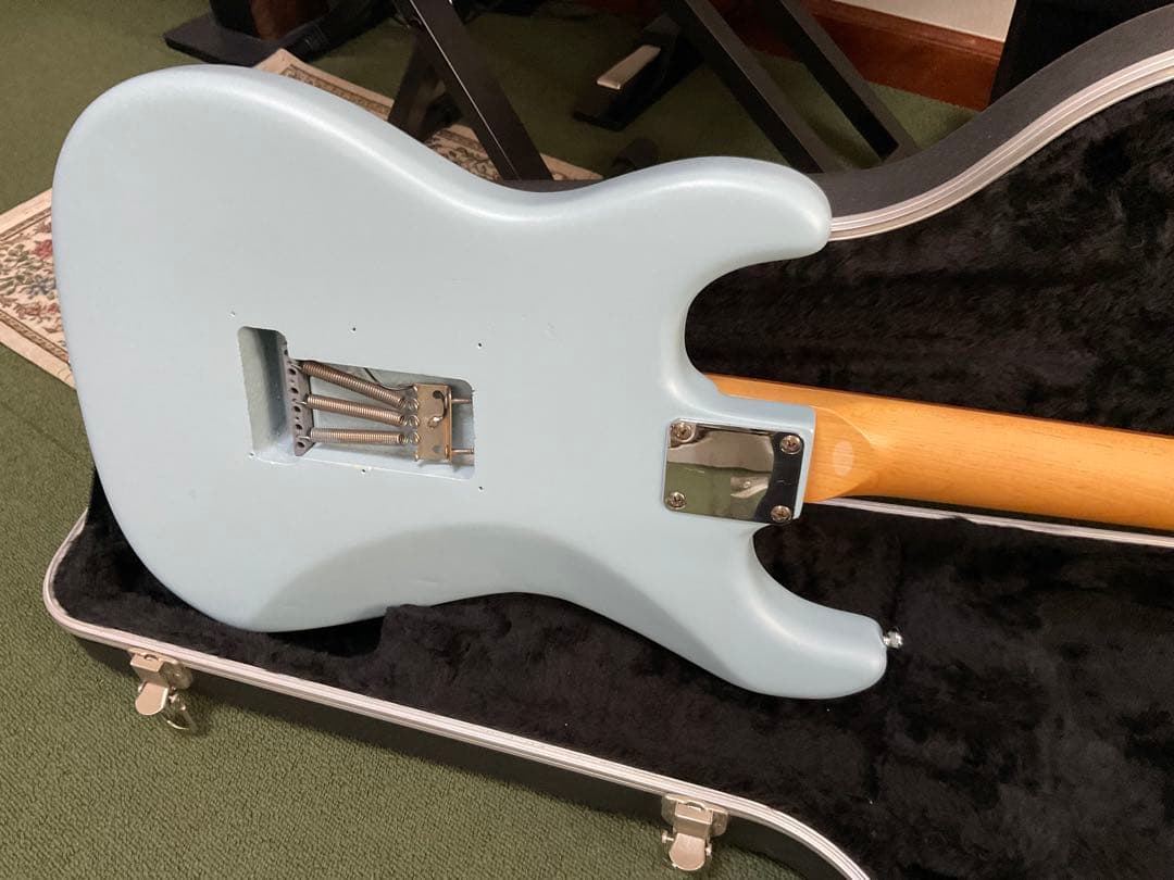 ストラトキャスター　タイプ　マットブルー