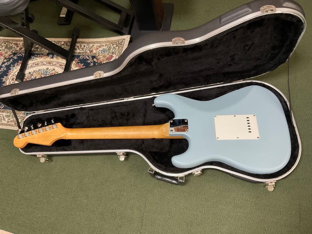 ストラトキャスター　タイプ　マットブルー