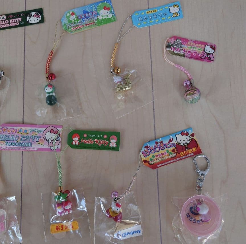 Hello Kittyご当地キティ 根付けストラップ キーホルダー まとめ売り