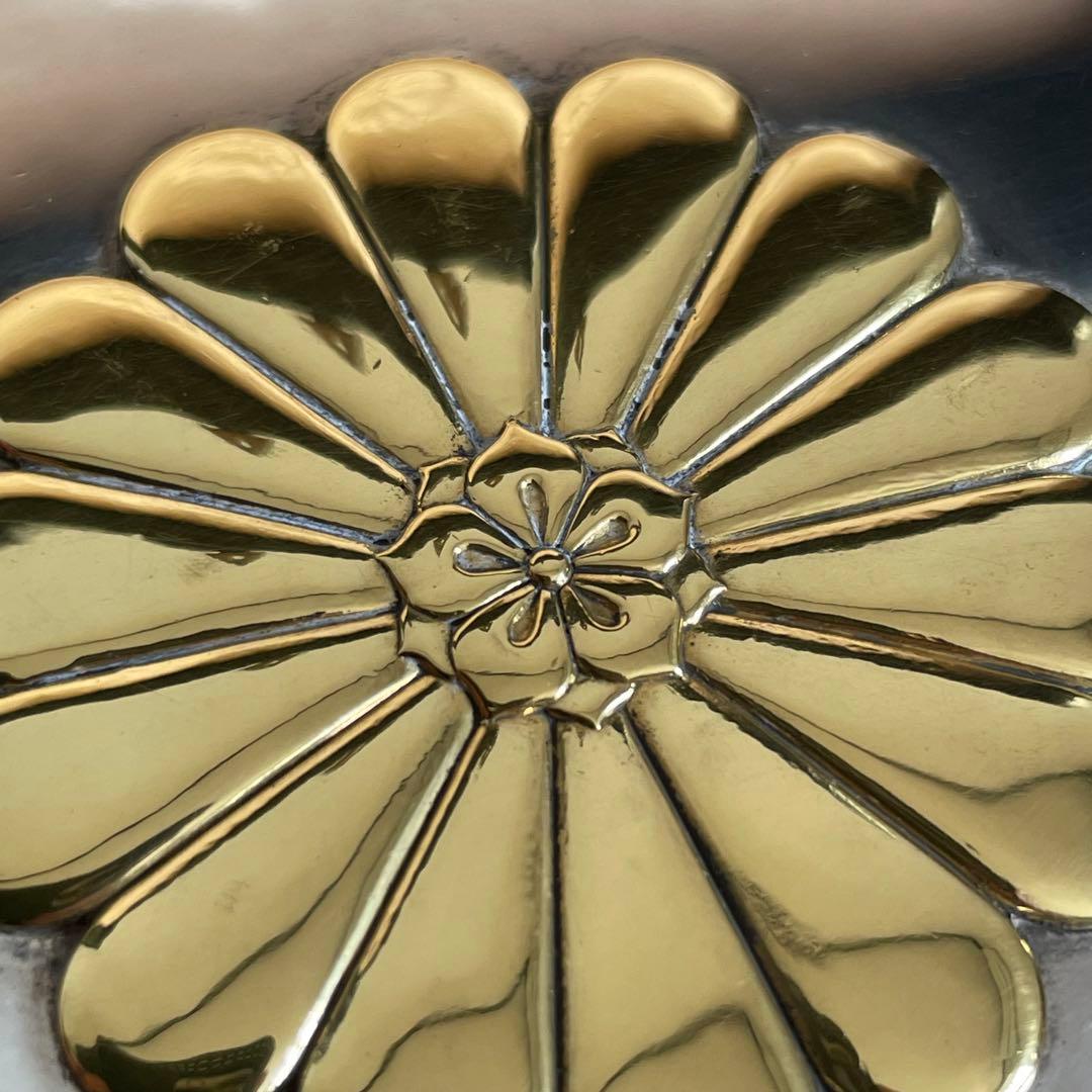 ■566 銀製品 銀座大勝堂 皇室下賜品 煙草箱 十四葉一重裏菊