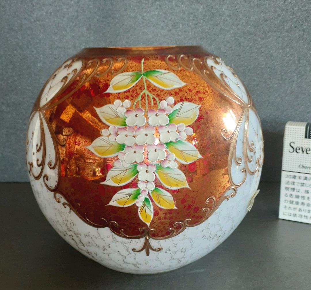 BOHEMIA GLASS　ボヘミアガラス　盛金彩　陽刻藤の花図　花瓶　オブジェ