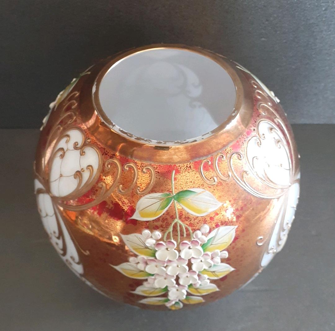 BOHEMIA GLASS　ボヘミアガラス　盛金彩　陽刻藤の花図　花瓶　オブジェ