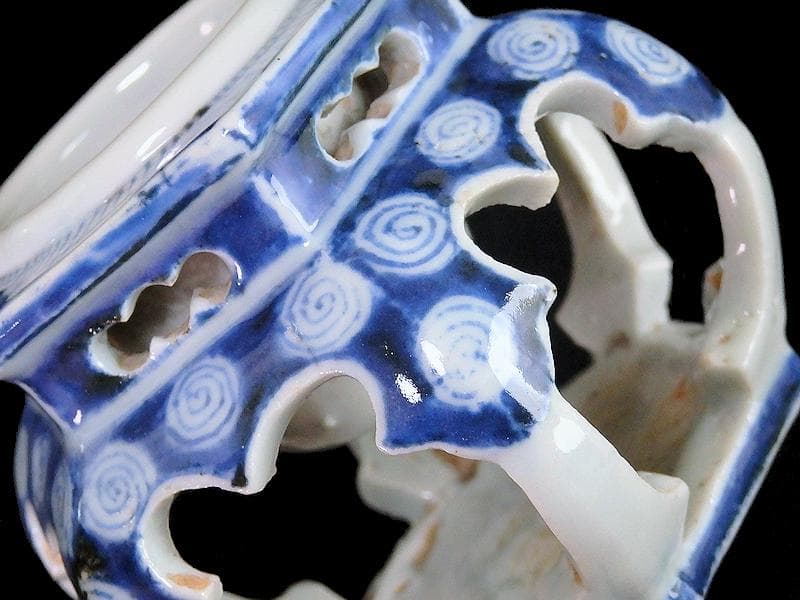 古伊万里　染付　壺型透かし 渦巻の図　六角　盃台　E471AS-CGm
