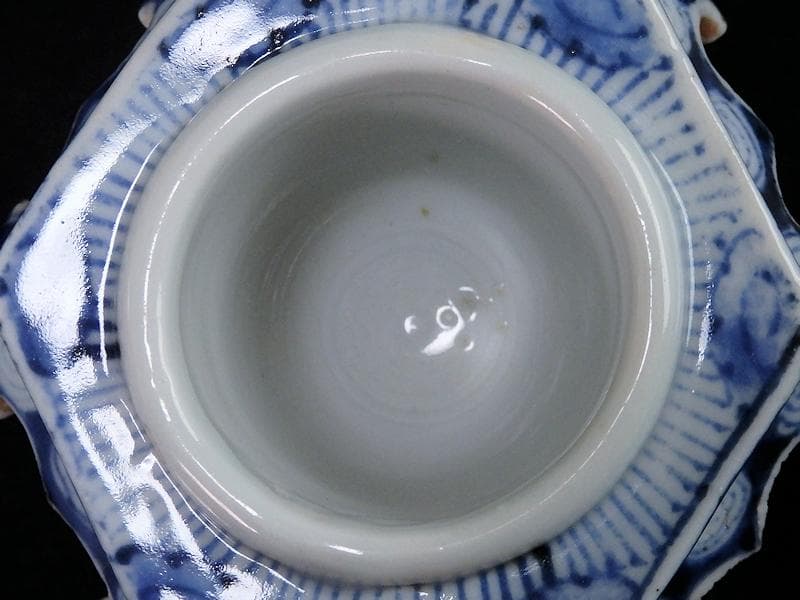 古伊万里　染付　壺型透かし 渦巻の図　六角　盃台　E471AS-CGm