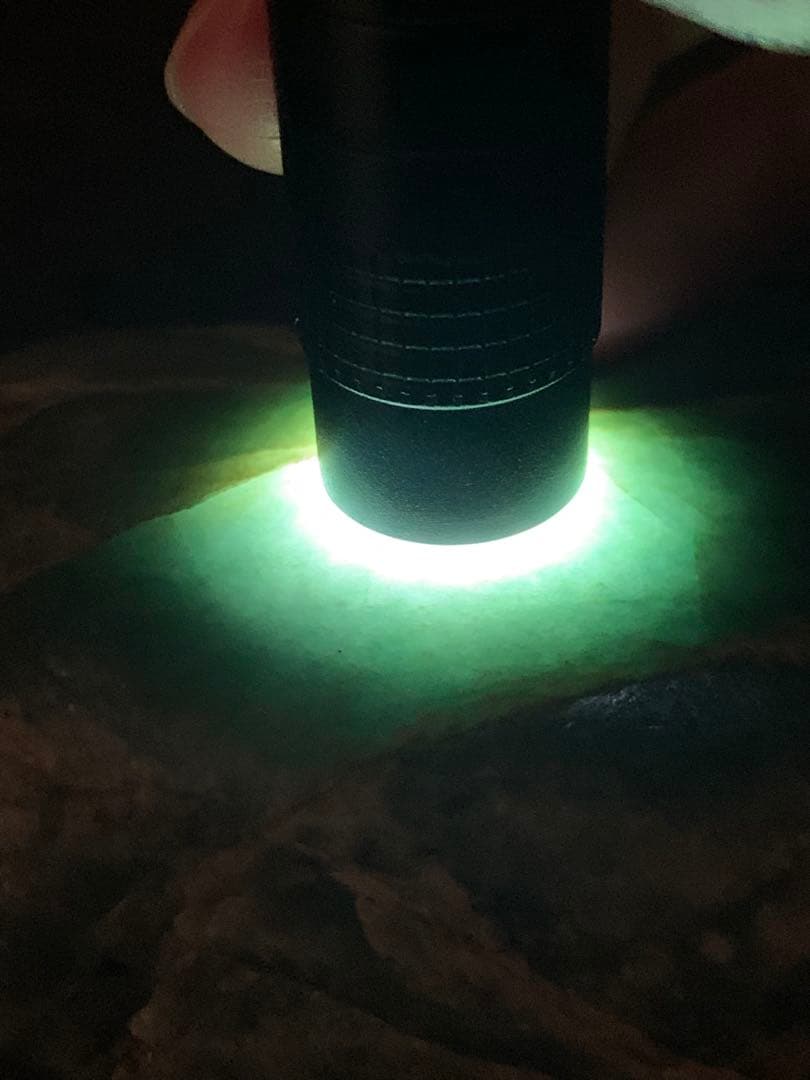 海翡翠　糸魚川入りコン沢青翡翠　海石　ほぼ非売品原石　水石　根付　国産鉱物標本