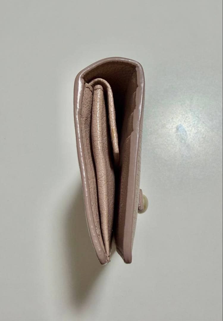 miu miu マドラスパール レザー二つ折り財布
