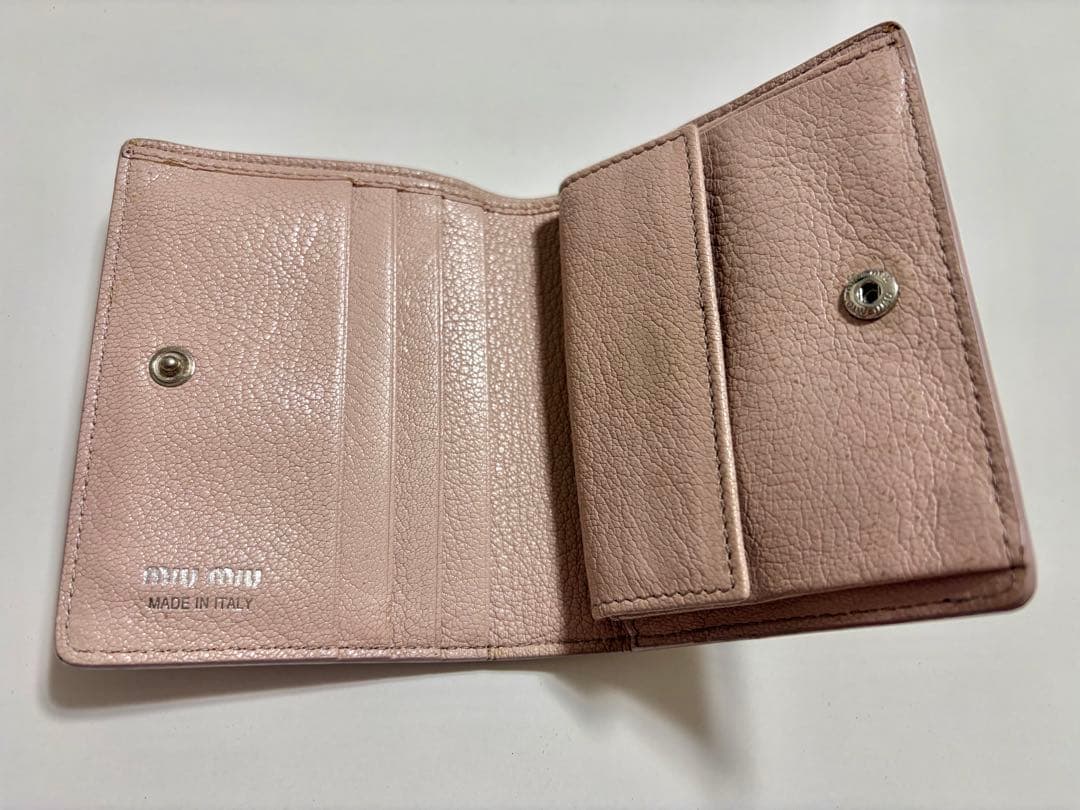 miu miu マドラスパール レザー二つ折り財布