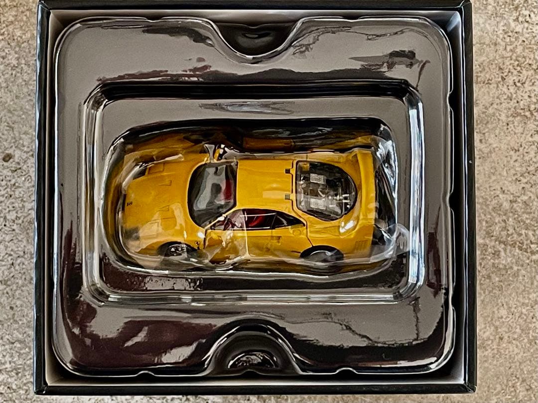 、1/64 LV-NEO トミカリミテッドヴィンテージ フェラーリ F40 黄色