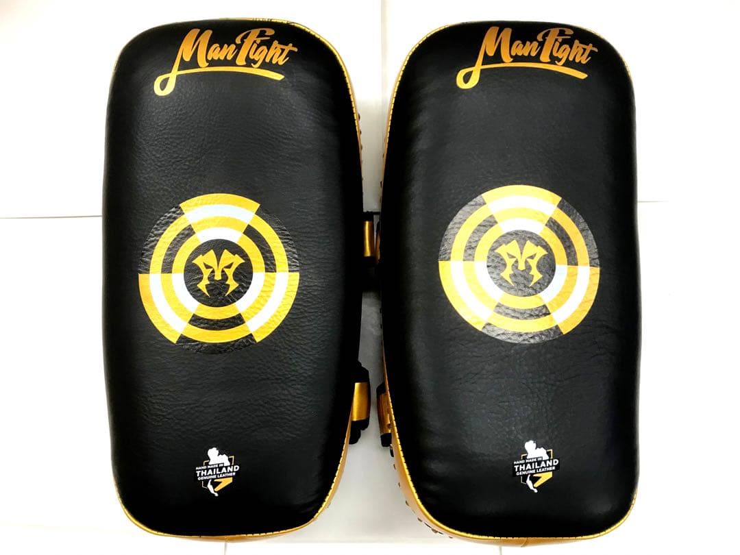 新品　Lサイズ　MAN FIGHT キックミット　黒/金　マンファイト