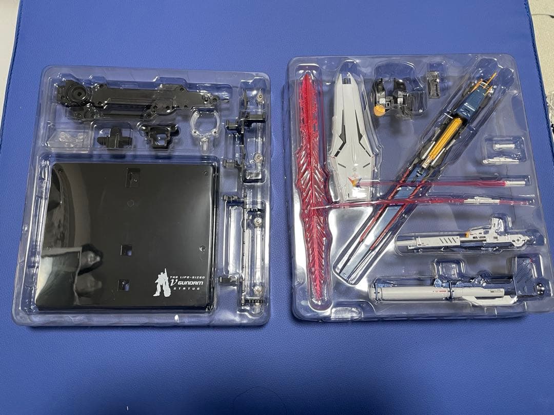 超合金　RX-93 ff νガンダム