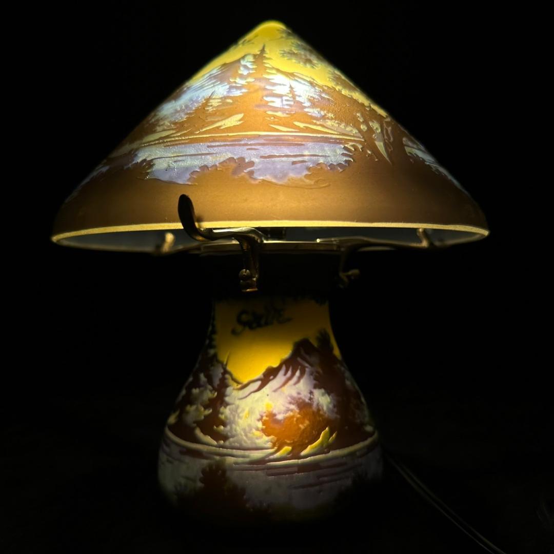 エミールガレ　 二灯ランプ 　山景紋　カメオ彫り　被せガラス　高さ24ｃｍ