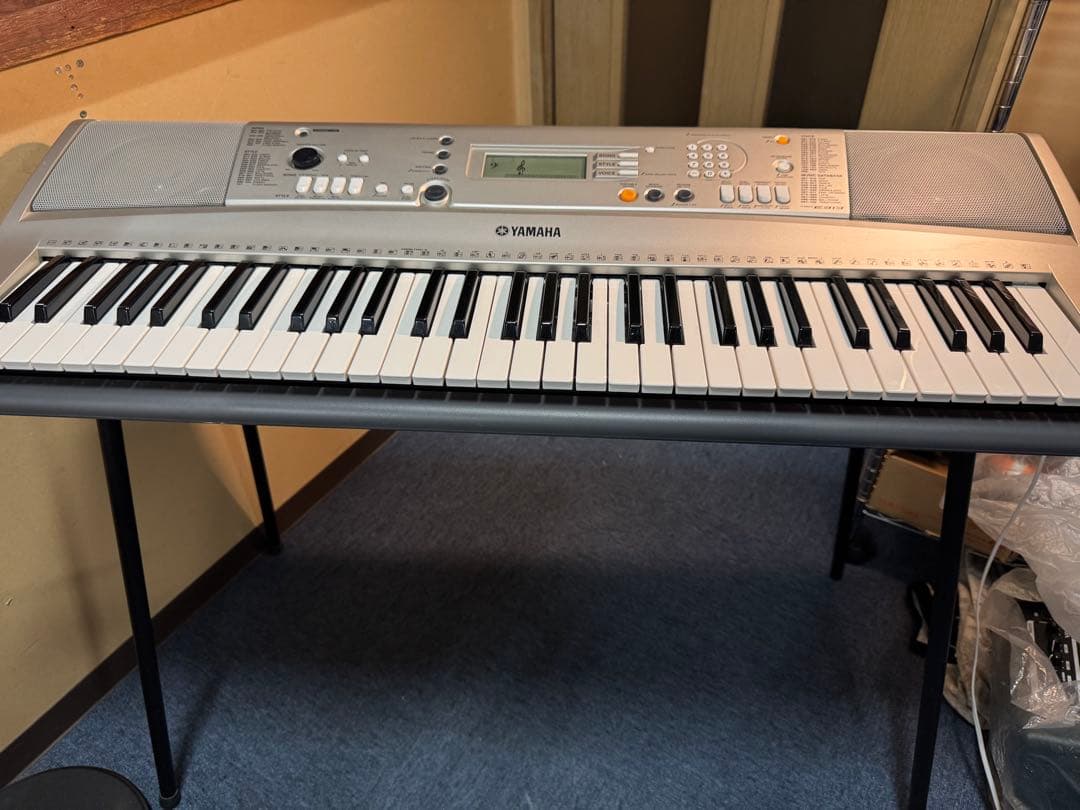 電子ピアノ　YAMAHA　PSR-313 電子キーボード