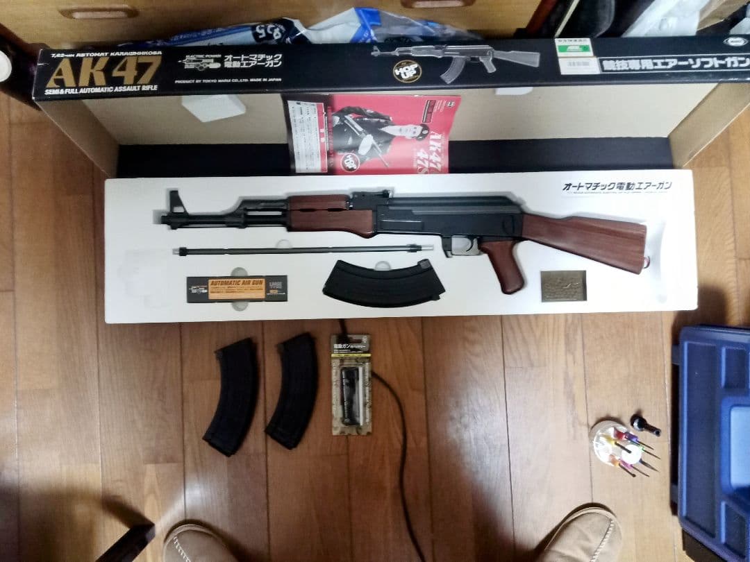 東京マルイ　電動ガン　AK47です　未使用品