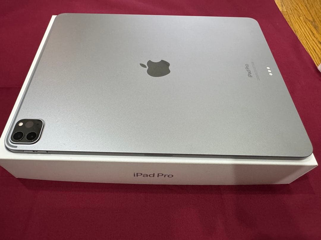 iPadPro12.9インチ(第6世代)1TB Wi-Fi クリアケース付き