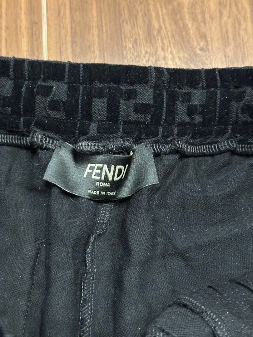 今月末出品終了 FENDIフェンディ　セットアップ　上（XS）下（44 S）