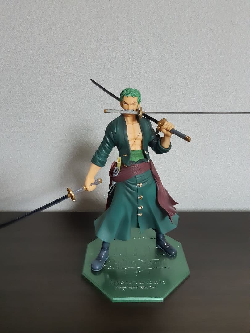 ロロノア・ゾロ　ワンピースフィギュア