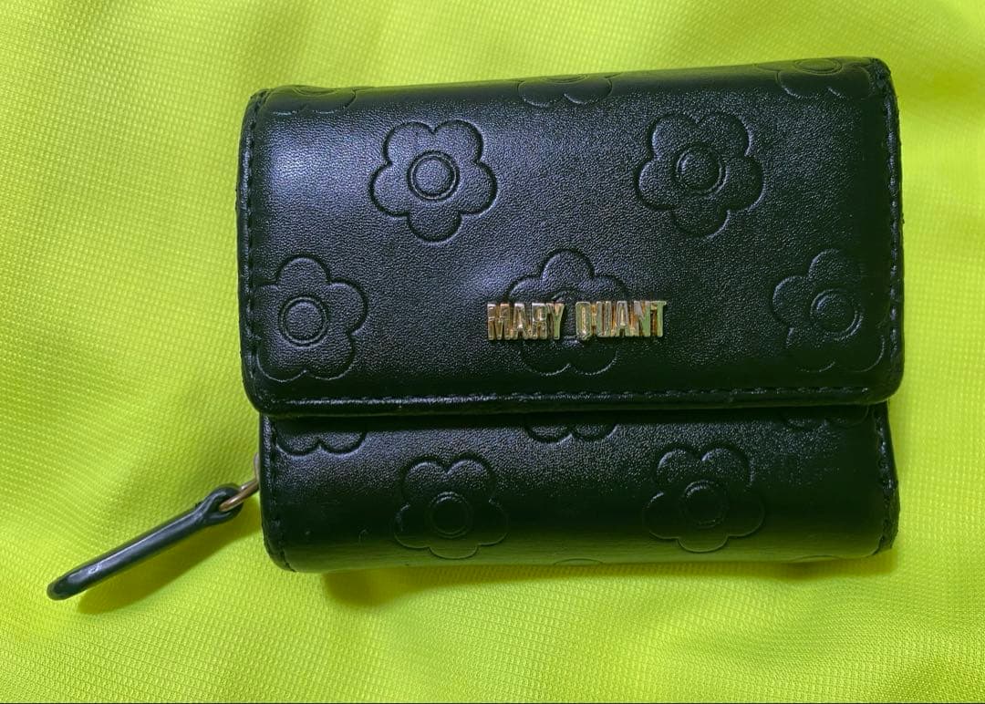 MARY QUANT　デイジーアウトラインパターン2 ミニウォレット（ブラック）