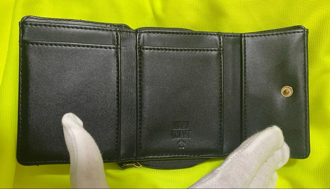 MARY QUANT　デイジーアウトラインパターン2 ミニウォレット（ブラック）