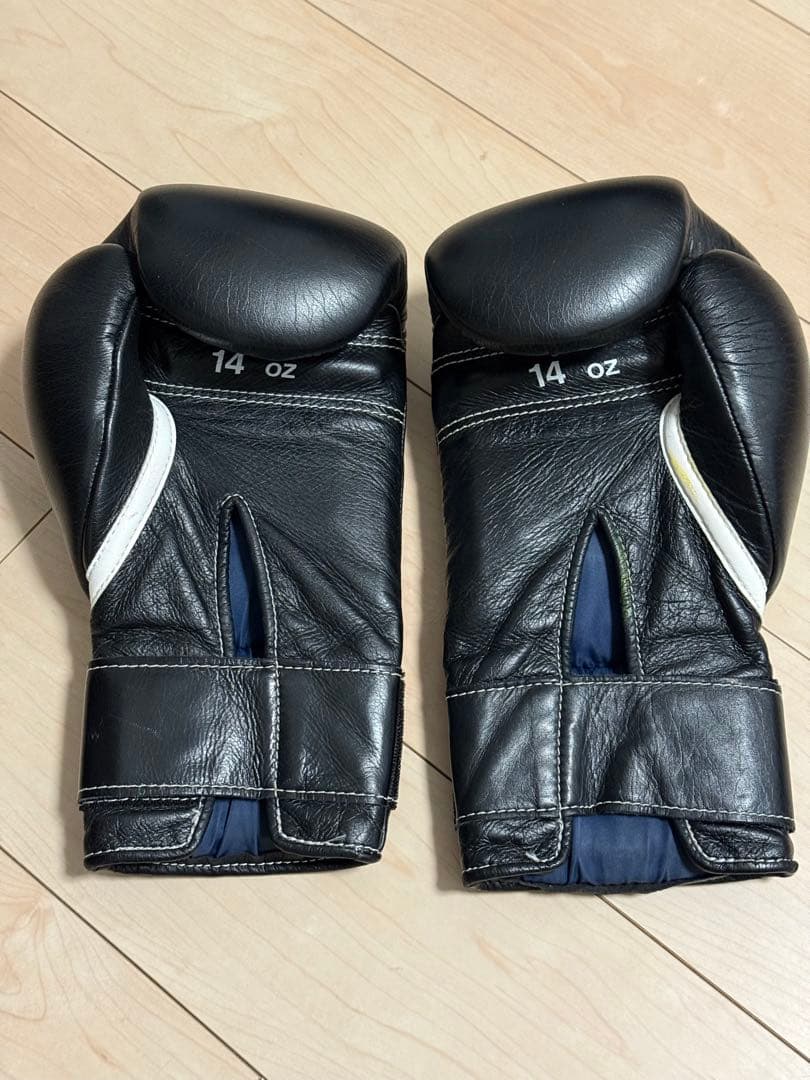 Winning ボクシンググローブ 14oz 黒