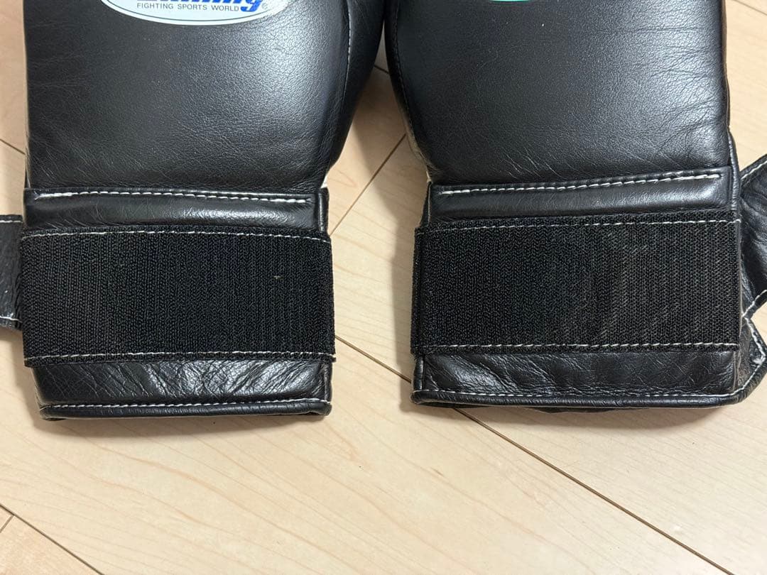 Winning ボクシンググローブ 14oz 黒