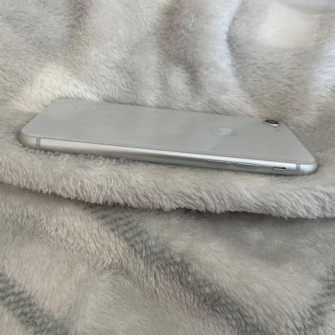 Apple iPhone 8 シルバー 68GB
