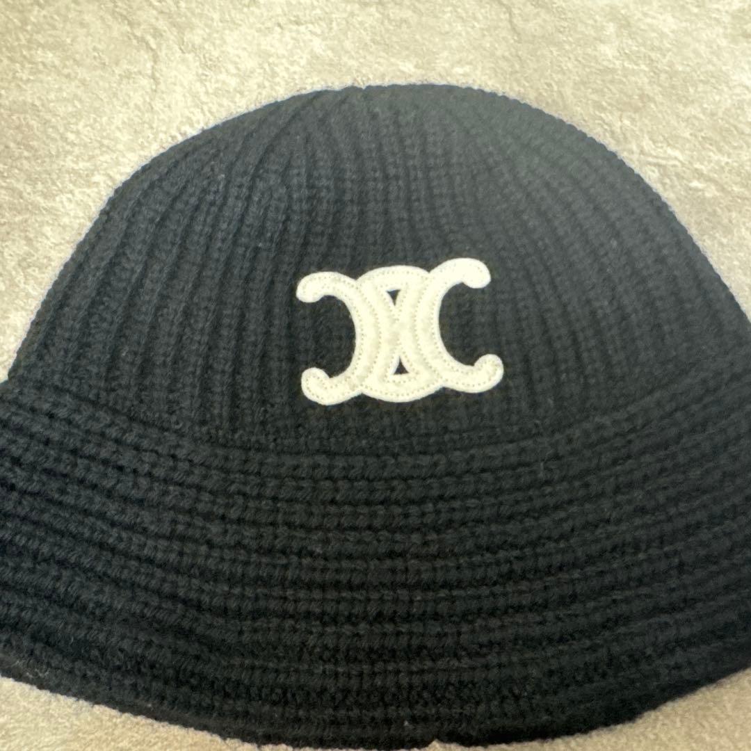 セリーヌ　トリオンフ　ニット帽