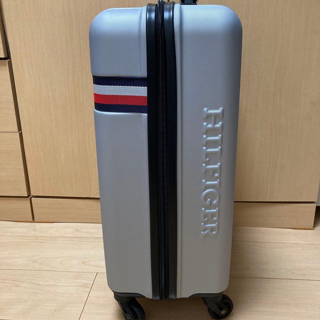 トミーヒルフィガー　スーツケース　機内持込み　Sサイズ ハードケース　シルバー