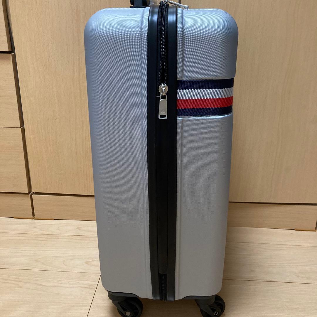 トミーヒルフィガー　スーツケース　機内持込み　Sサイズ ハードケース　シルバー
