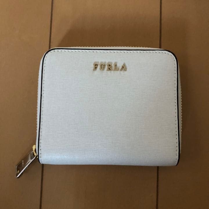新品未使用♡フルラ お財布 ラウンドファスナー