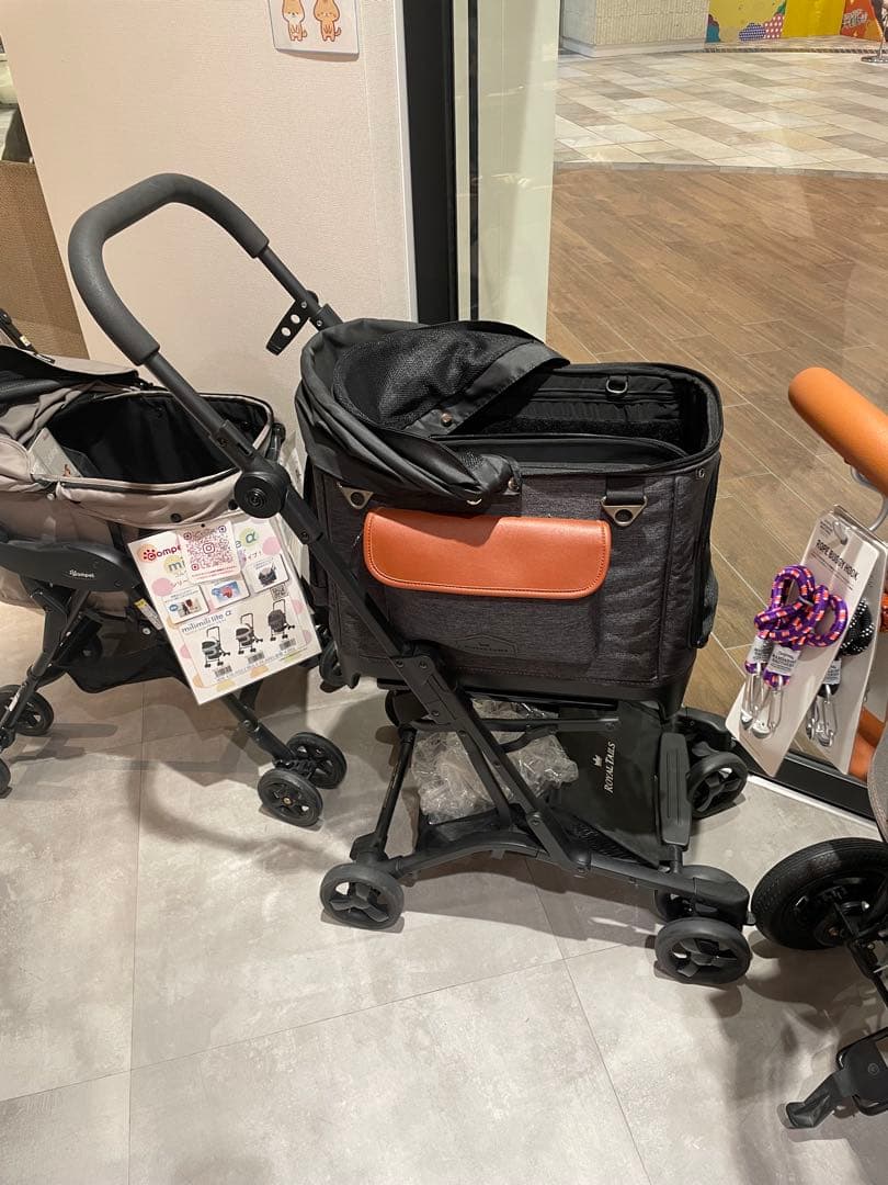 ロイヤルテールズアリス　ペットカート　新型　ハンドルカバー一体