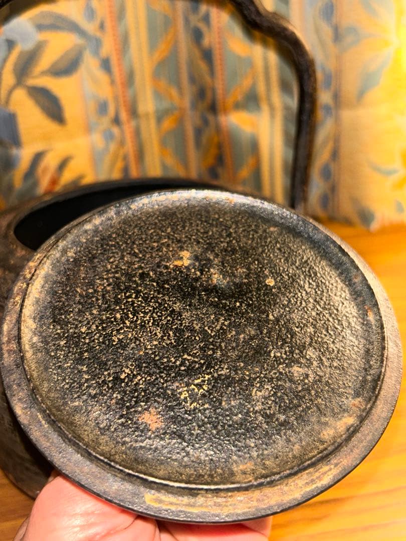 銘 南部鉄器 岩鋳 松の実摘み 寿 鉄瓶 記念日寄贈名あり　茶道具 骨董　当時物